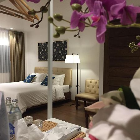 Phetcharat Grand Hotel Maesot Mae Sot Extérieur photo