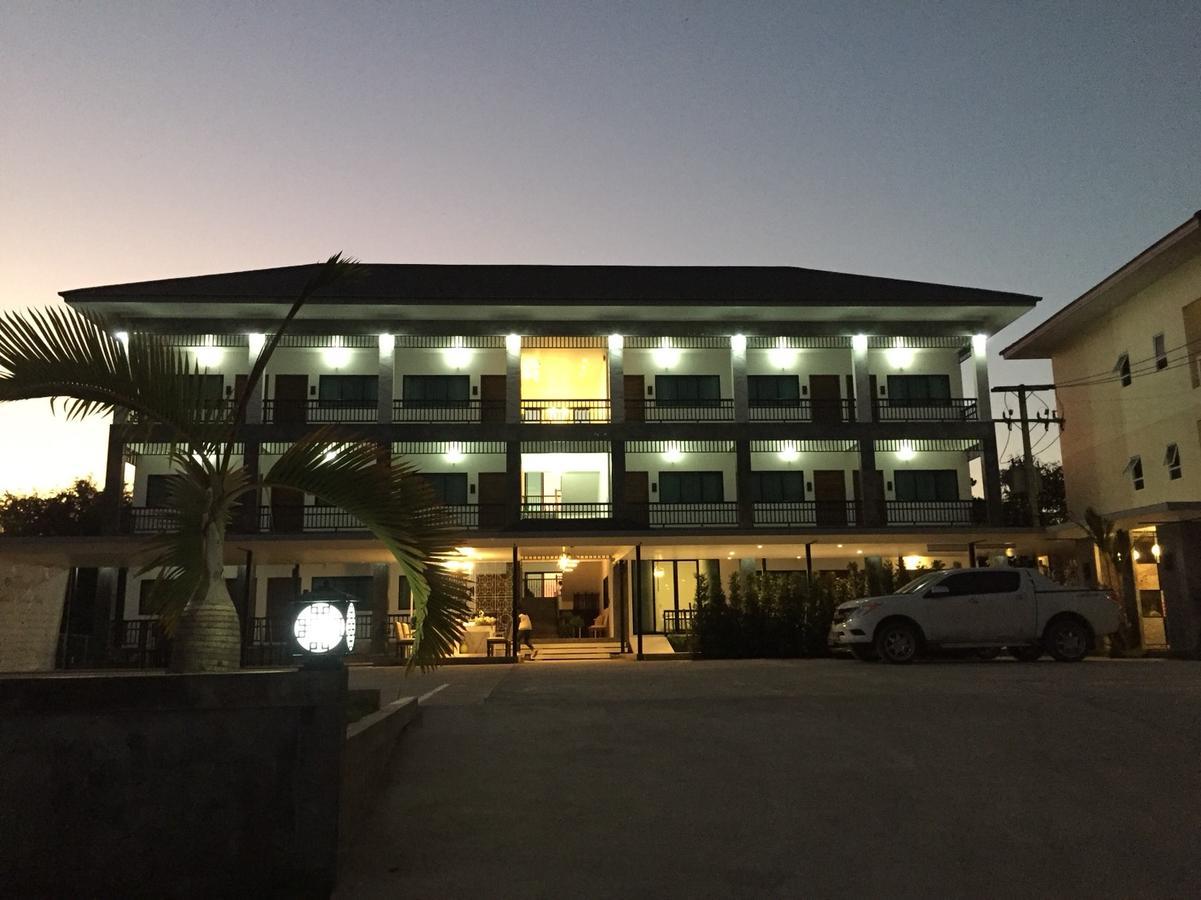 Phetcharat Grand Hotel Maesot Mae Sot Extérieur photo