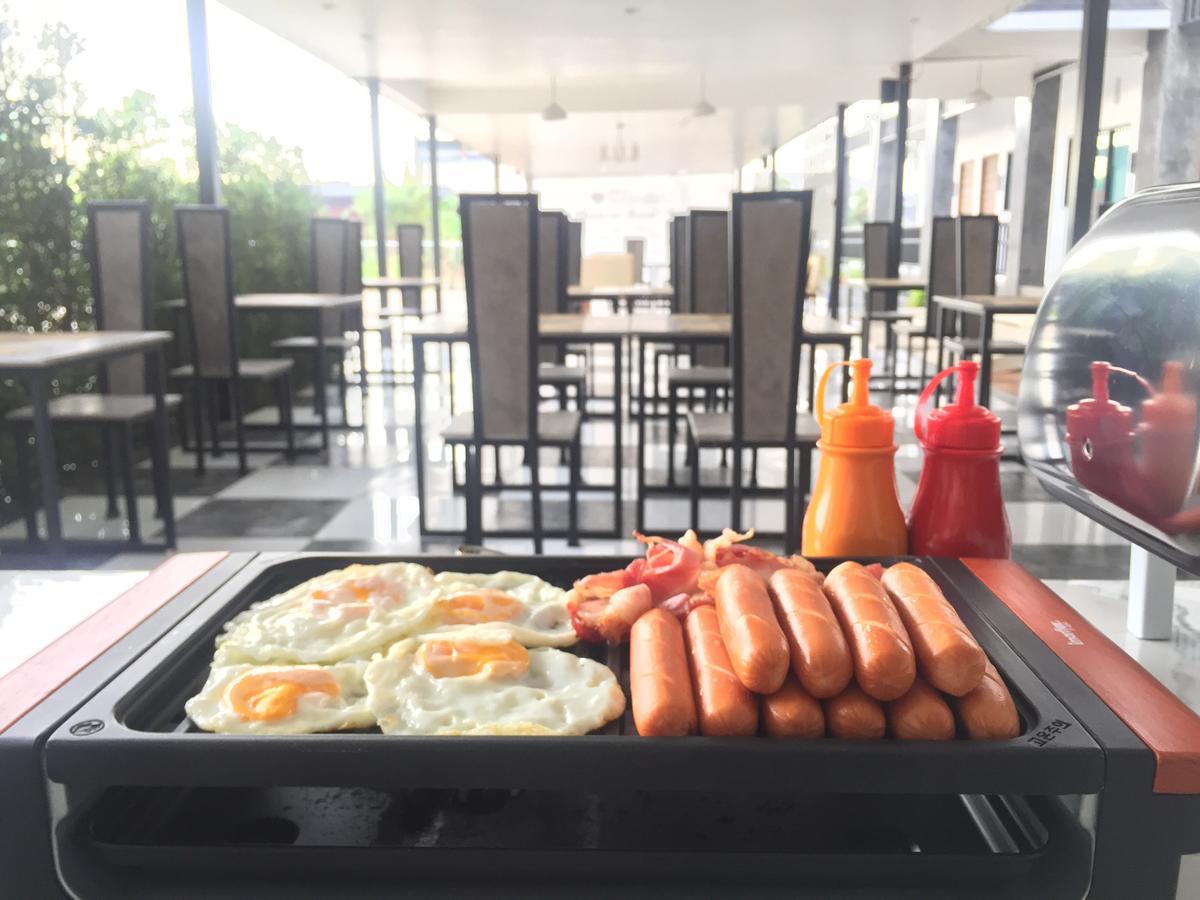 Phetcharat Grand Hotel Maesot Mae Sot Extérieur photo