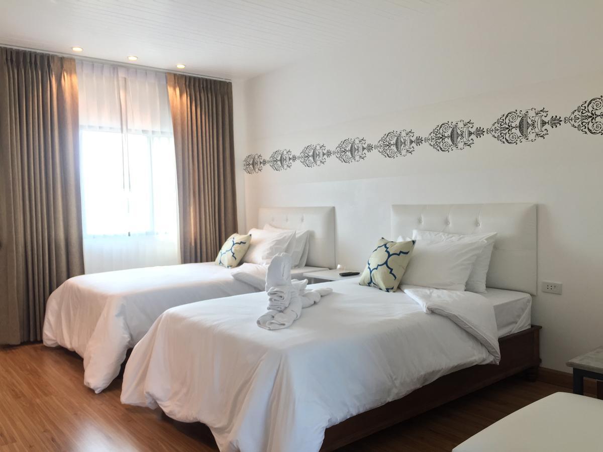 Phetcharat Grand Hotel Maesot Mae Sot Extérieur photo