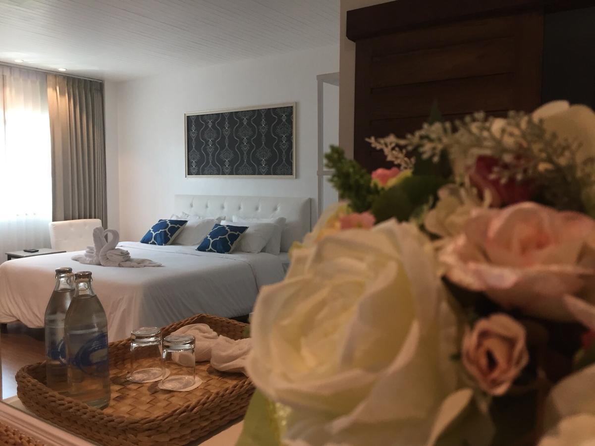 Phetcharat Grand Hotel Maesot Mae Sot Extérieur photo