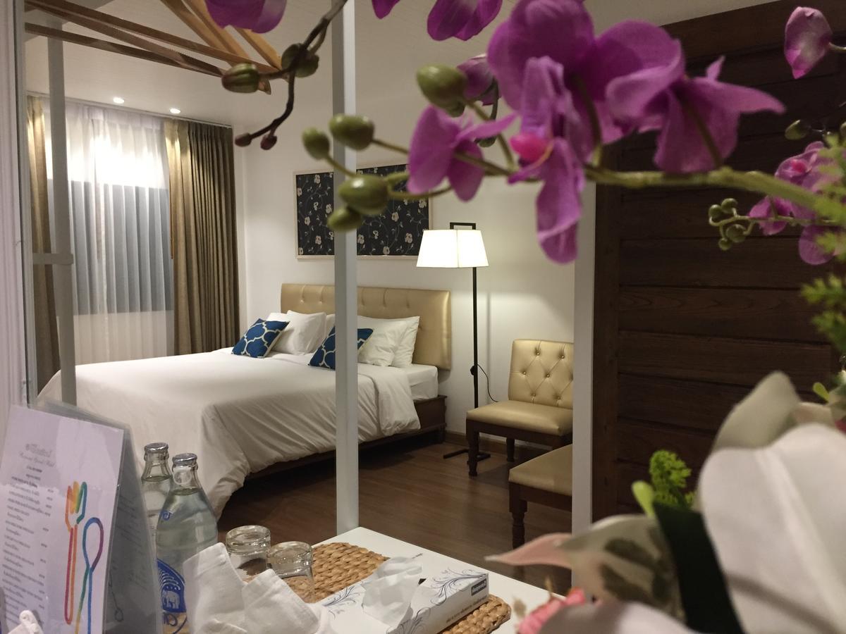 Phetcharat Grand Hotel Maesot Mae Sot Extérieur photo
